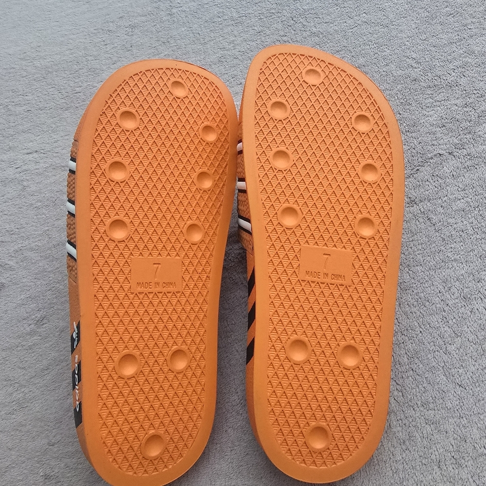 ADIDAS Adilette Slides - Picture 5 of 5